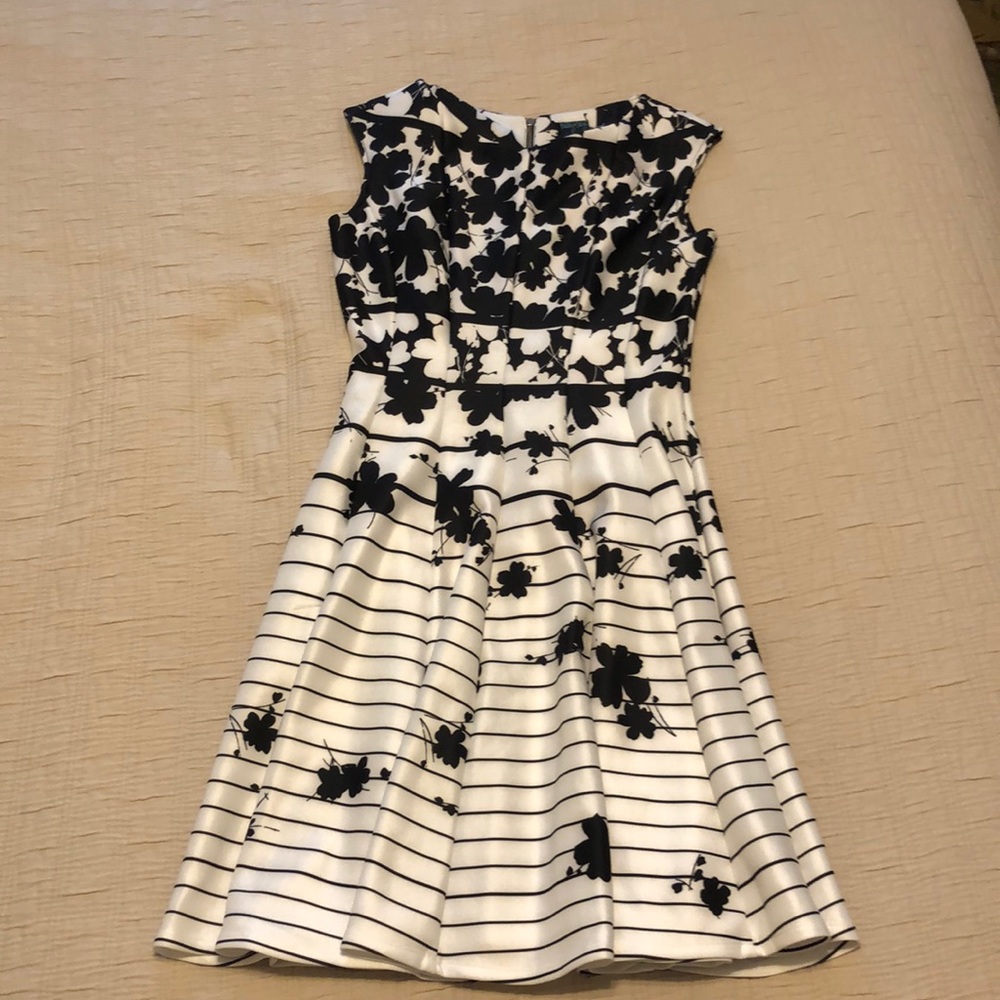 Gabby Skye dress